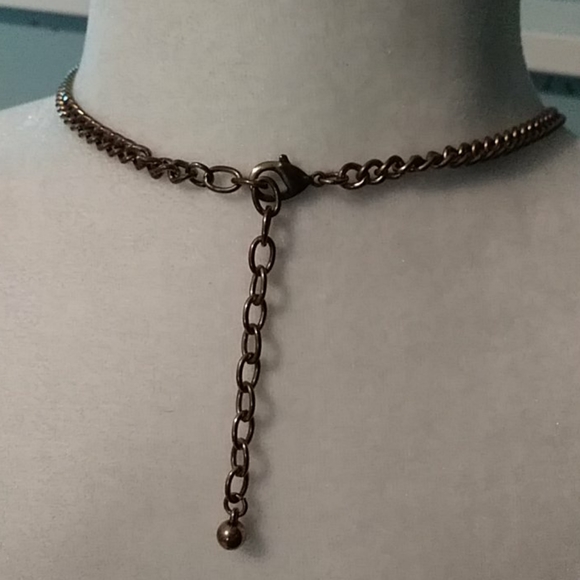 Gold Feather Necklace - Picture 4 of 4